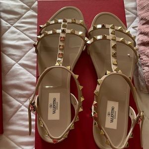Valentino Beige Garavani Rockstud Rubber